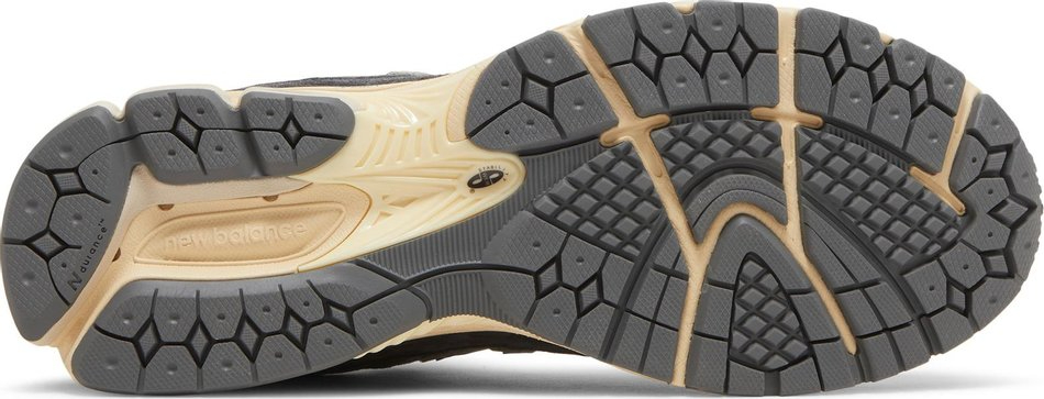 2002R  Black  M2002RHO