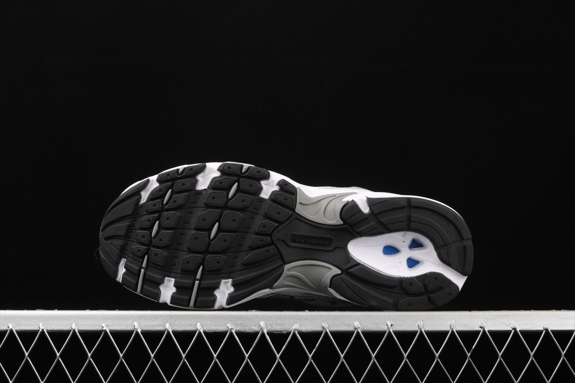 530v2 Retro  White Silver Red  MR530SA