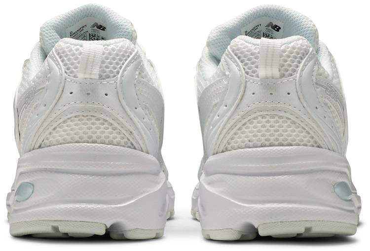 530 Retro  White Silver  MR530FW1