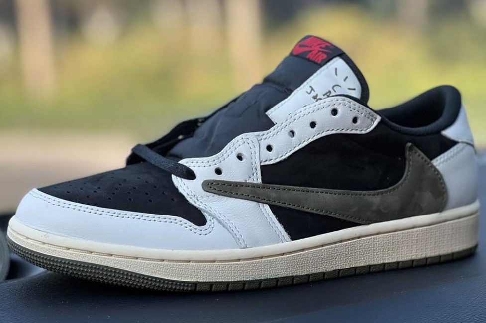 Travis Scott x Wmns Air Jordan 1 Low OG  Olive  DZ4137-106