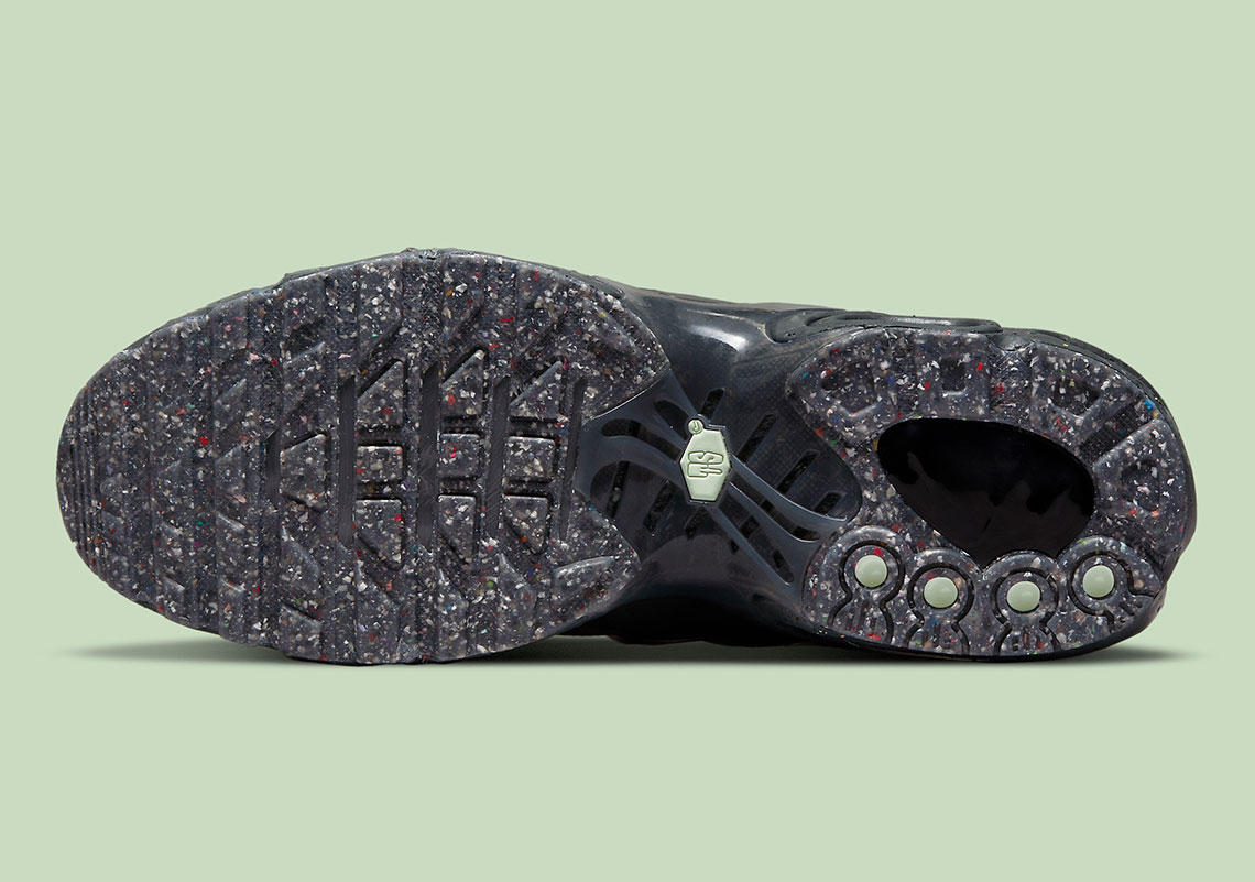 Air Max Terrascape Plus  Black Barely Volt  DC6078-002