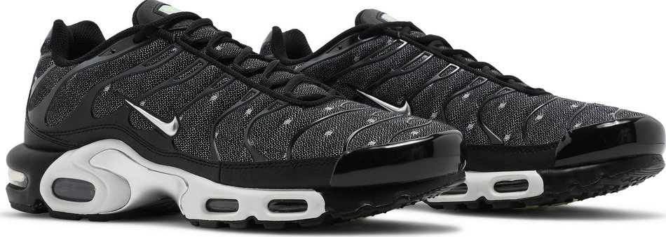 Air Max Plus SE  Black Chrome  DM7570-001
