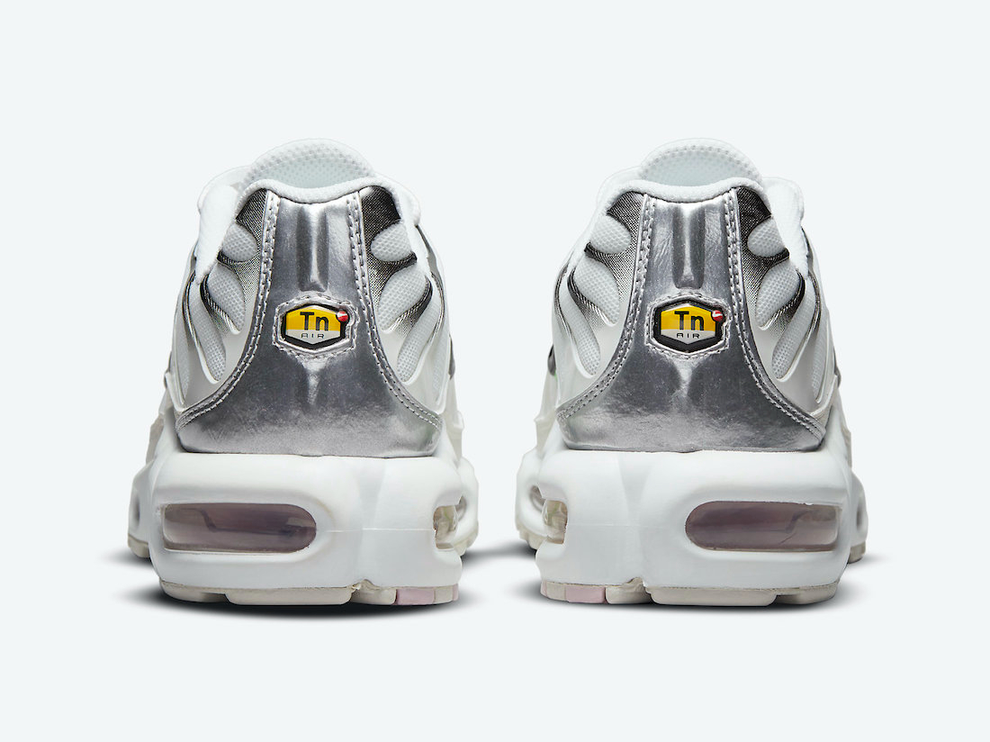 Air Max Plus  White Green Strike  DN6997-100