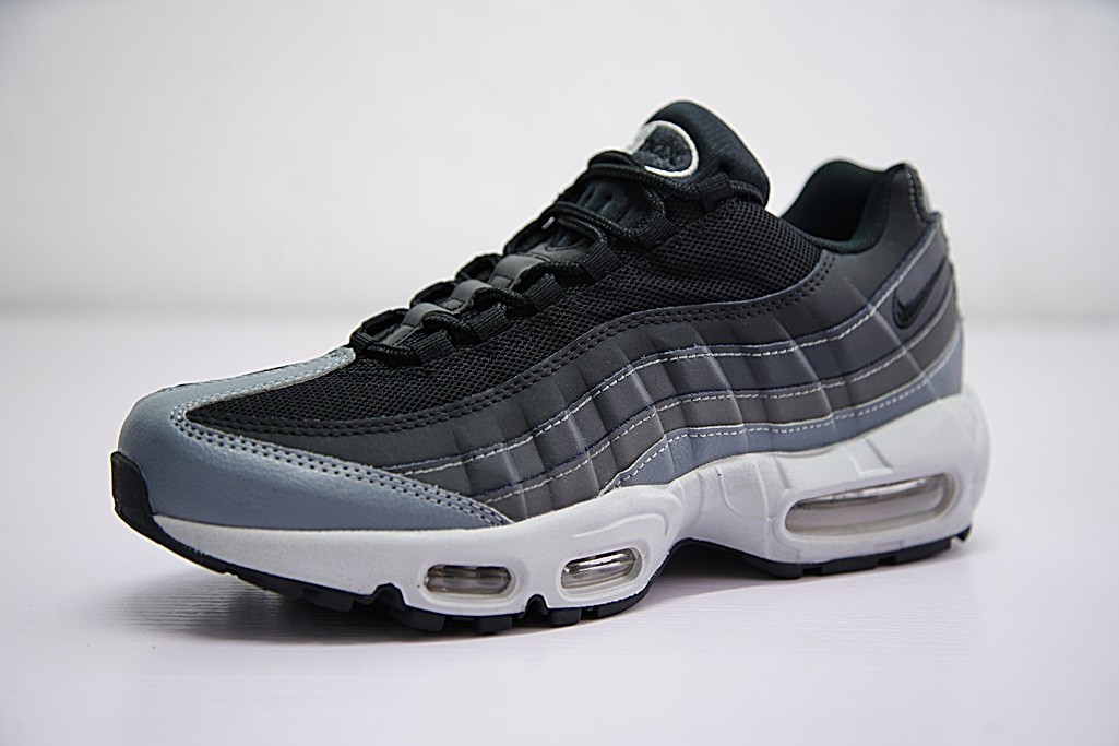 Air Max 95 Essential  Black  749766-021