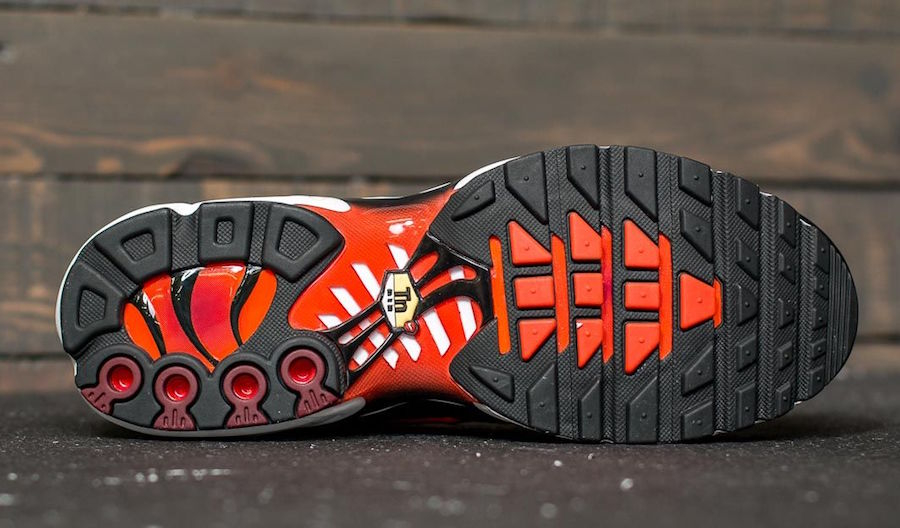 Air Max Plus  Team Orange Team Red  852630-023