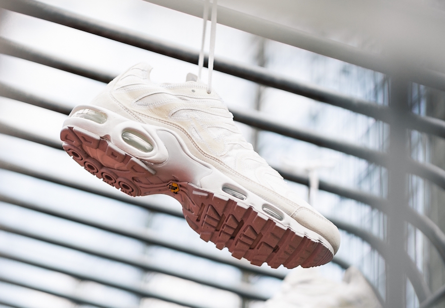 Air Max Plus Deconstructed  White  CD0882-100