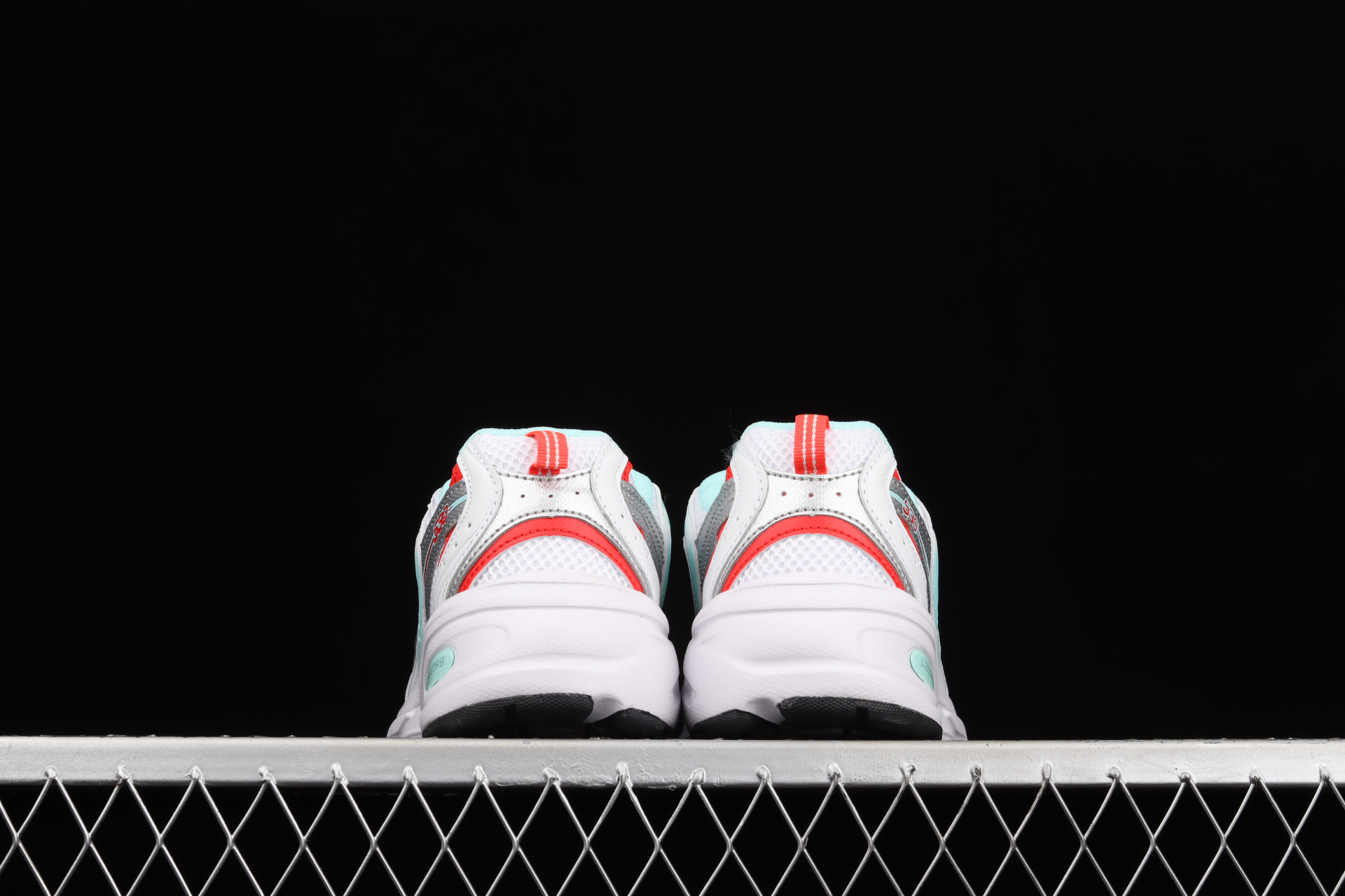 530 Retro  White Green  MR530CC1