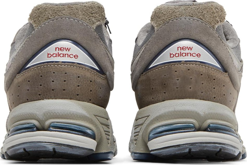 2002R  Pouch   Castle Grey  M2002RVA