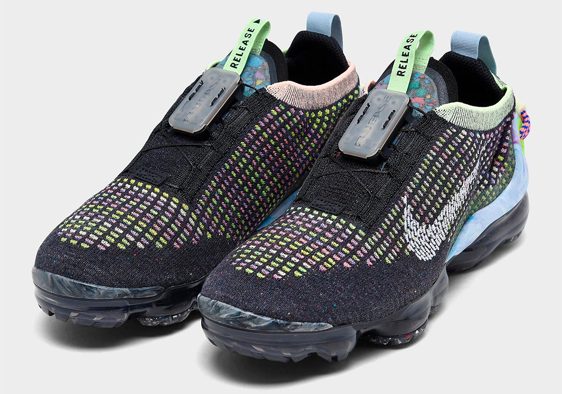 Wmns Air VaporMax 2020 Flyknit  Black Multi  CT1933-001
