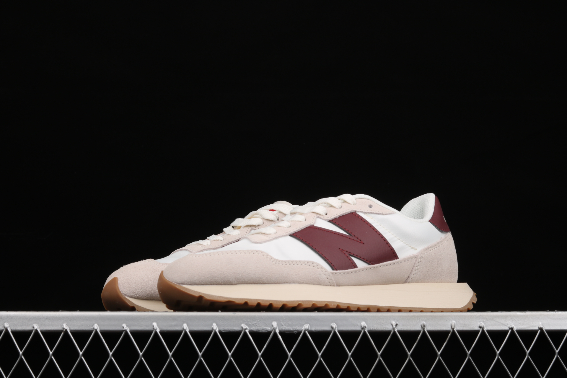 237  White Burgundy  MS237SB