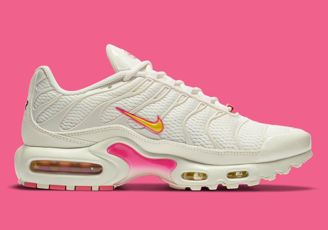 Wmns Air Max Plus  Sail Digital Pink  CZ0373-100