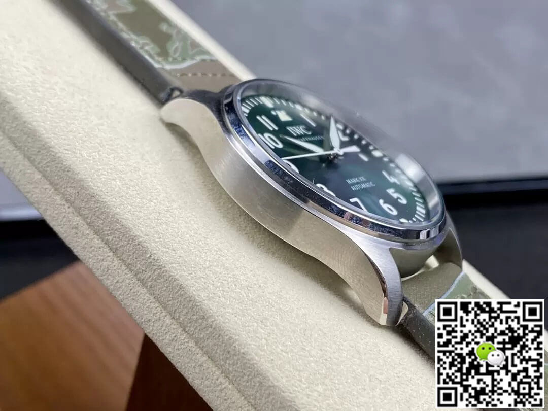 Replica IWC Pilot IW328205 1:1 Best Edition M+ Factory Leather Strap