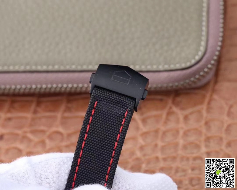 Replica Tag Heuer Aquaracer WAY208C.RHZ4937 1:1 Best Edition V6 Factory Black Dial Swiss ETA2824-2