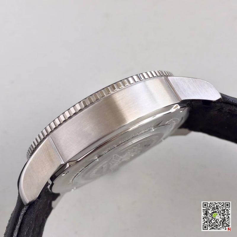 Replica Jaeger-LeCoultre Master Compressor 2018670 Noob Factory 1:1 Best Edition Swiss ETA2836-2 Black Leather Strap