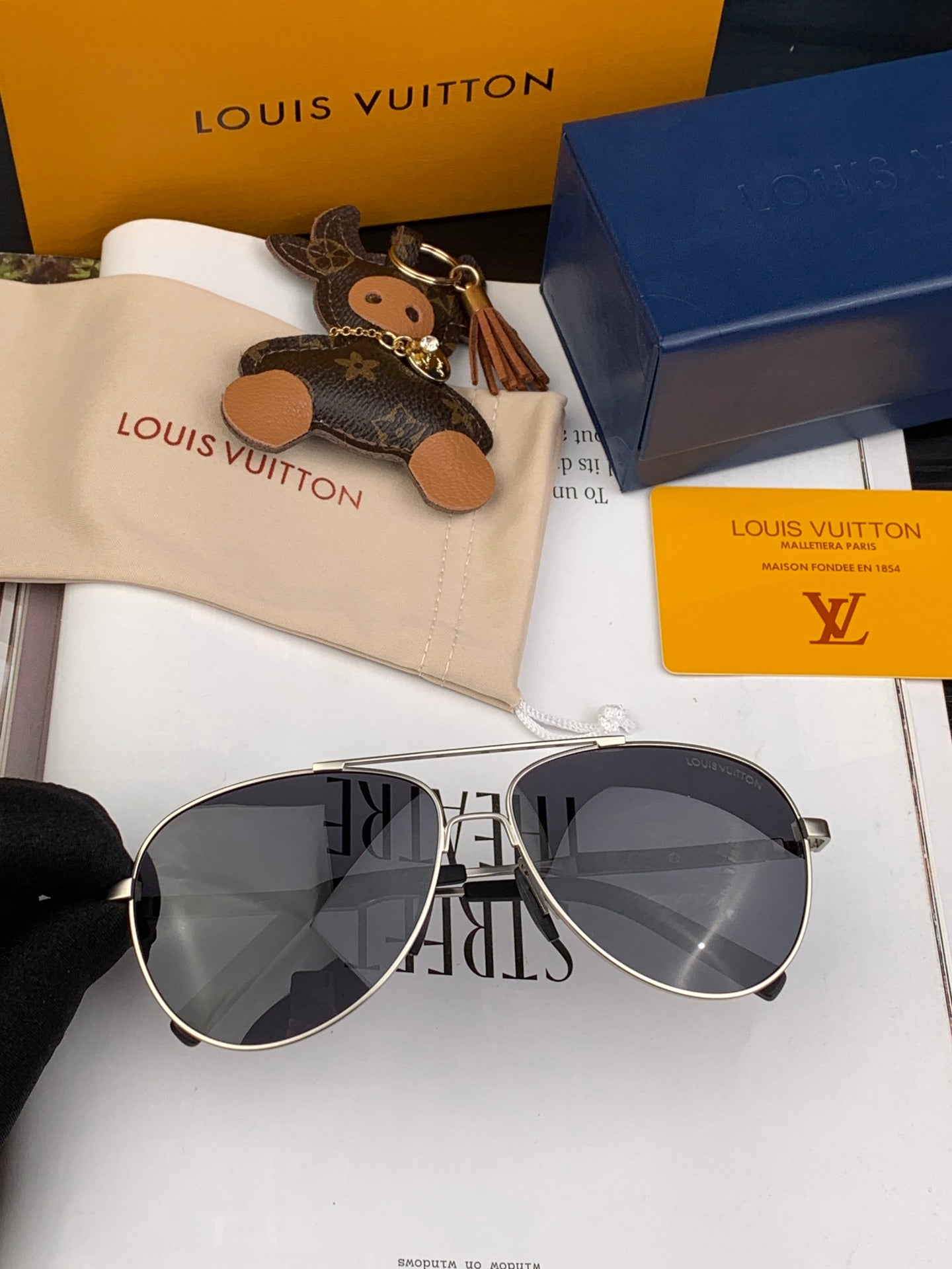 L0vis Vvtt0n Sunglasses