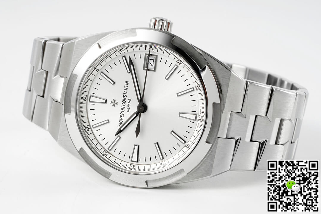 Replica Vacheron C0nstan1n Overseas 4500V/110A-B126 1:1 Best Edition ZF Factory Silvery White Dial