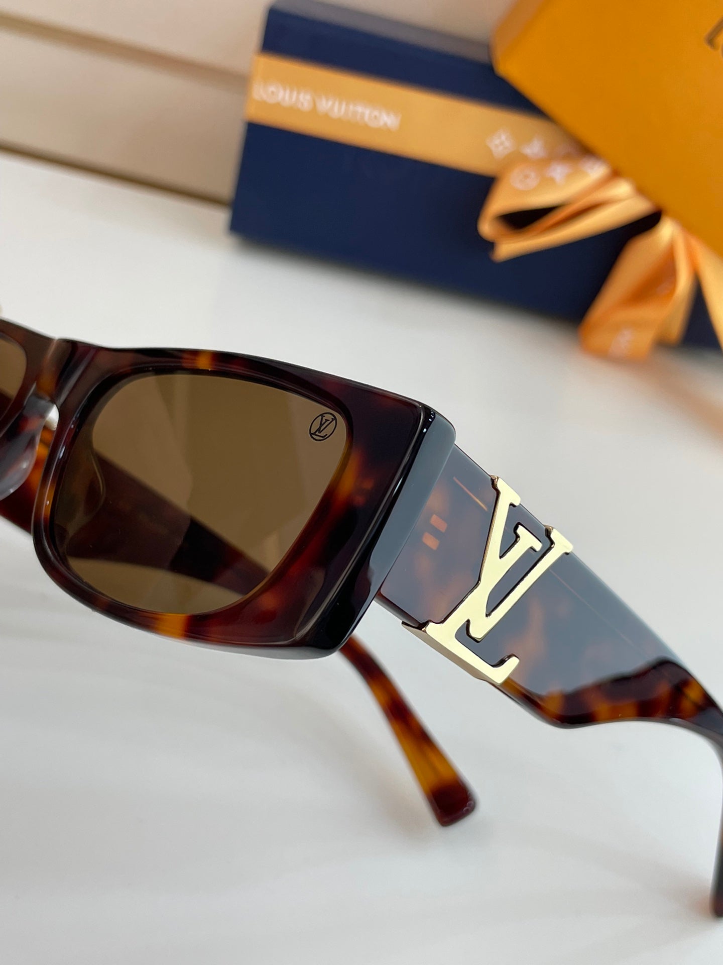 L0vis Vvtt0n Sunglasses