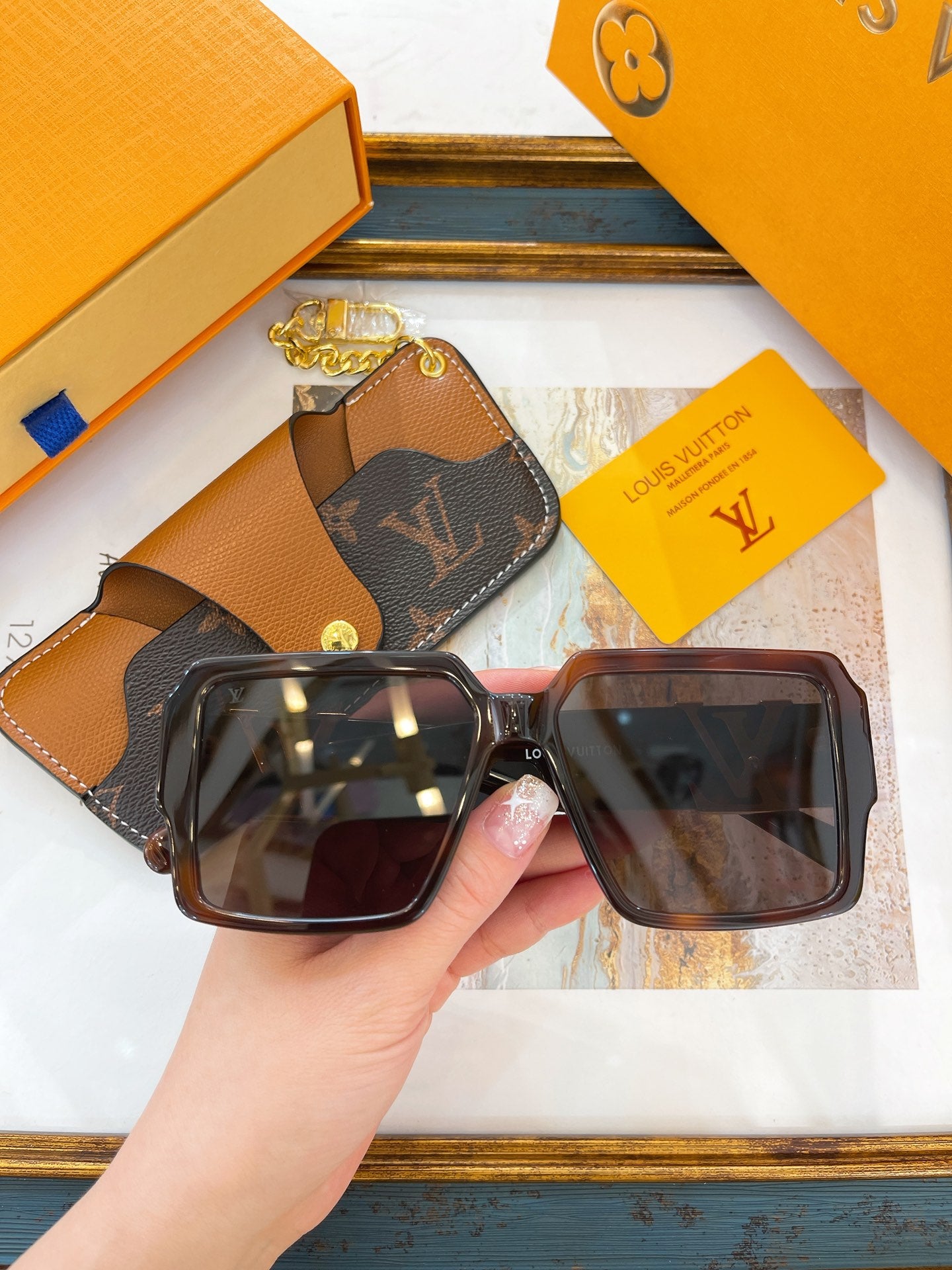 L0vis Vvtt0n Sunglasses