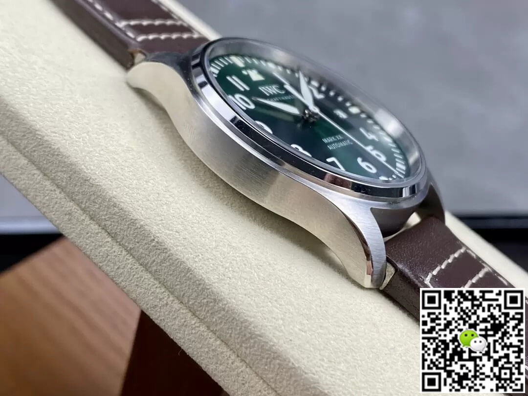 Replica IWC Pilot IW328205 1:1 Best Edition M+ Factory Brown Strap