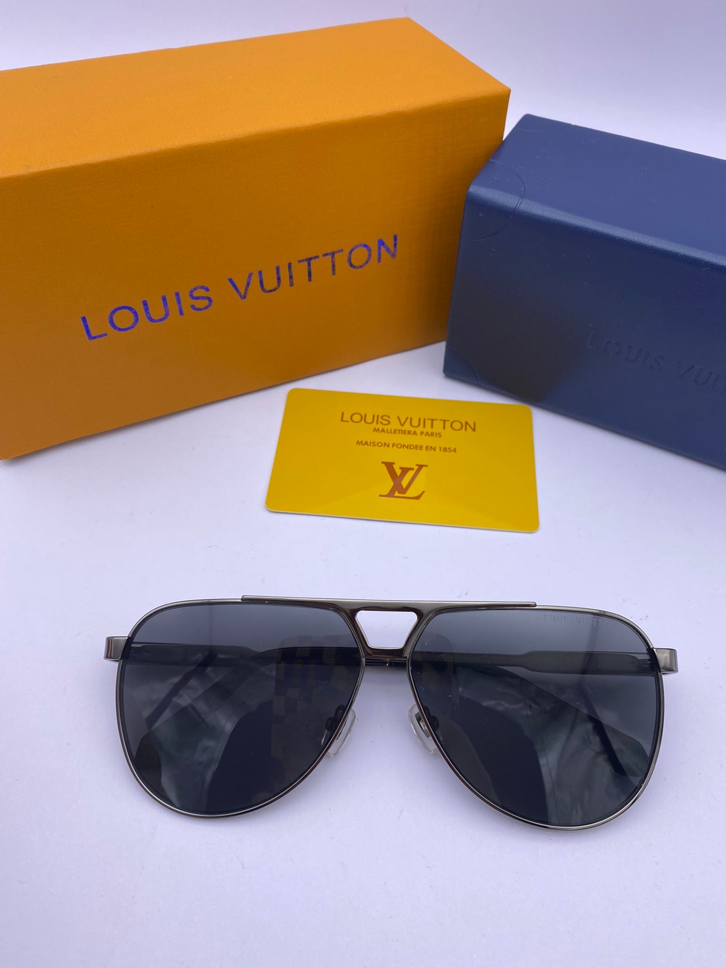 L0vis Vvtt0n Sunglasses