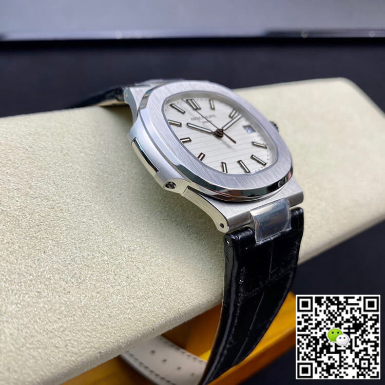 Replica Pat*k Phi1i*pe Nautilus 5711 1:1 Best Edition 3K Factory White Dial Cowhide Strap