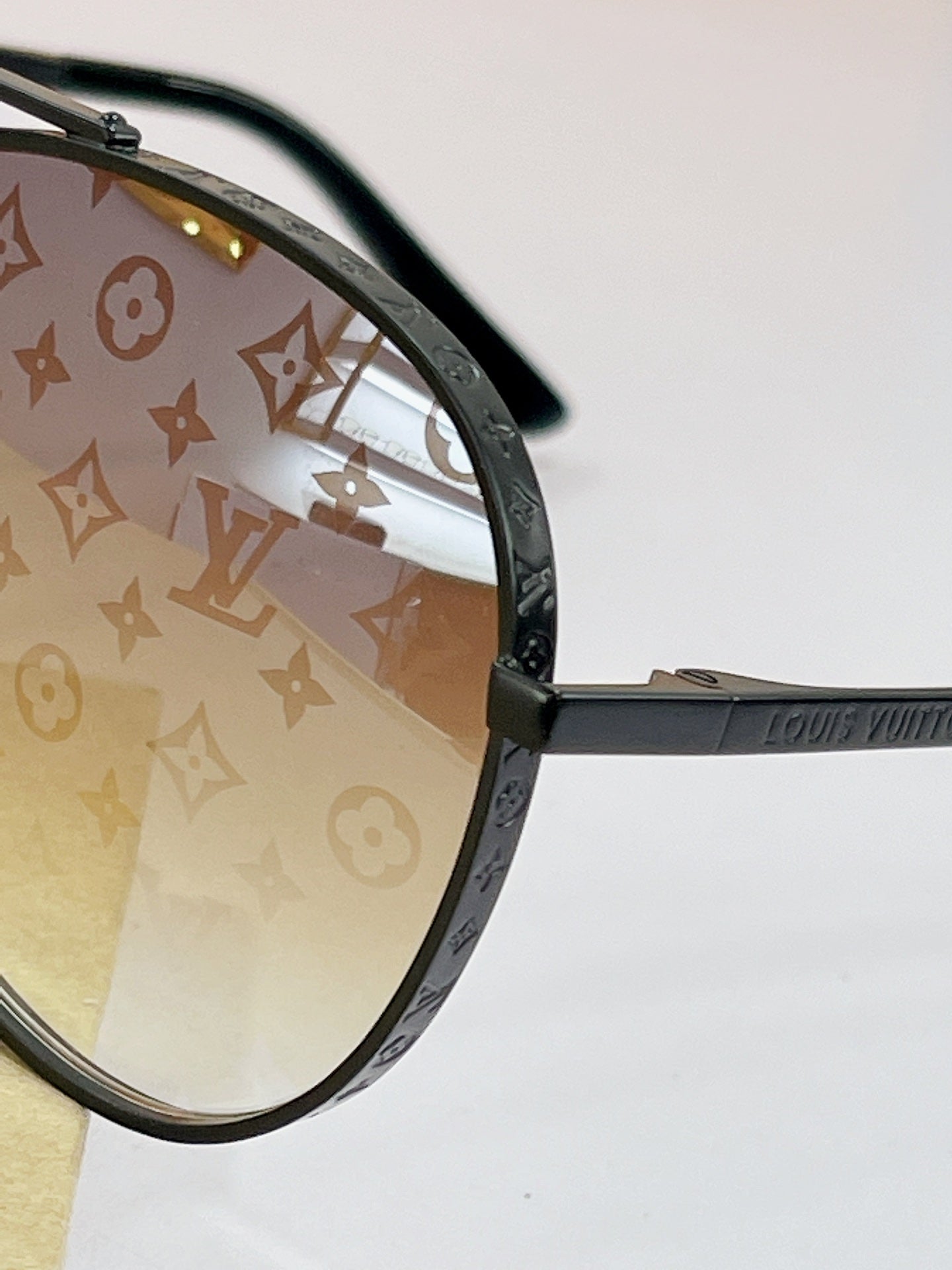 L0vis Vvtt0n Sunglasses