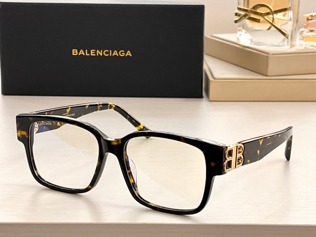 Ba1en*iaga Sunglasses Dupe