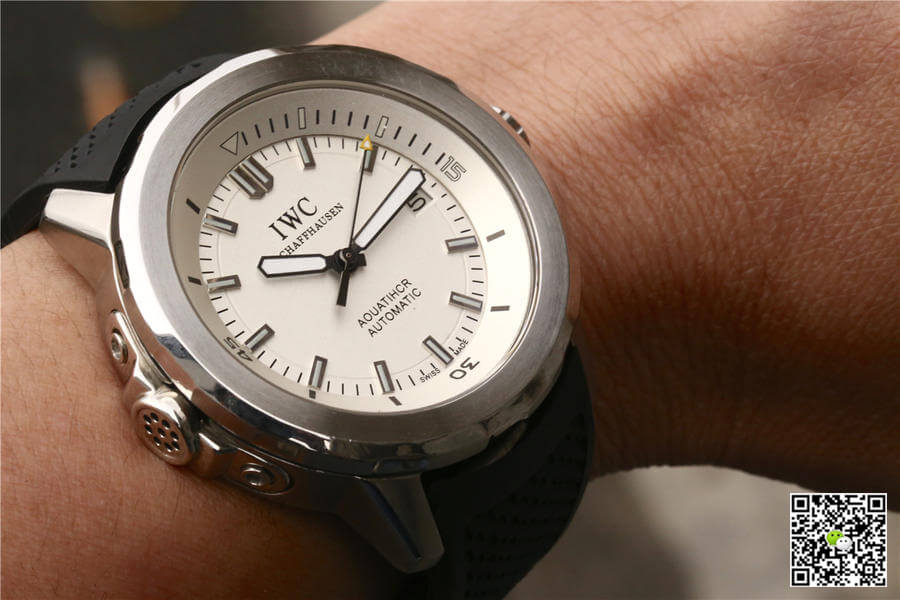 Replica IWC Aquatimer IW329003 1:1 Best Edition V6 Factory Silver White Dial