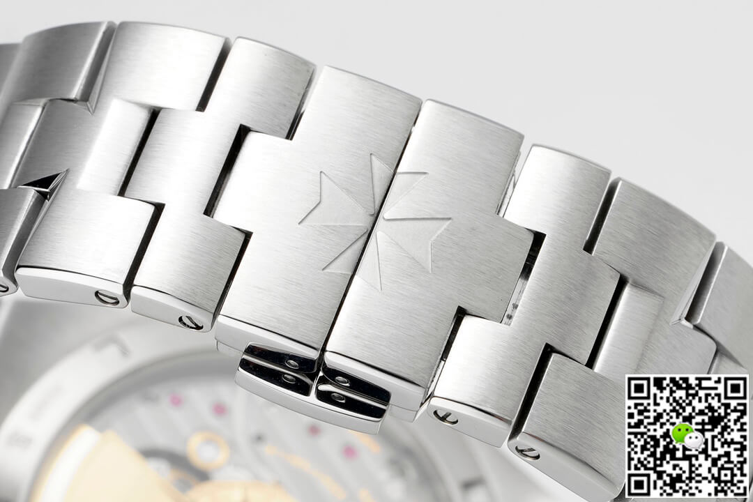 Replica Vacheron C0nstan1n Overseas 4500V/110A-B126 1:1 Best Edition ZF Factory Silvery White Dial