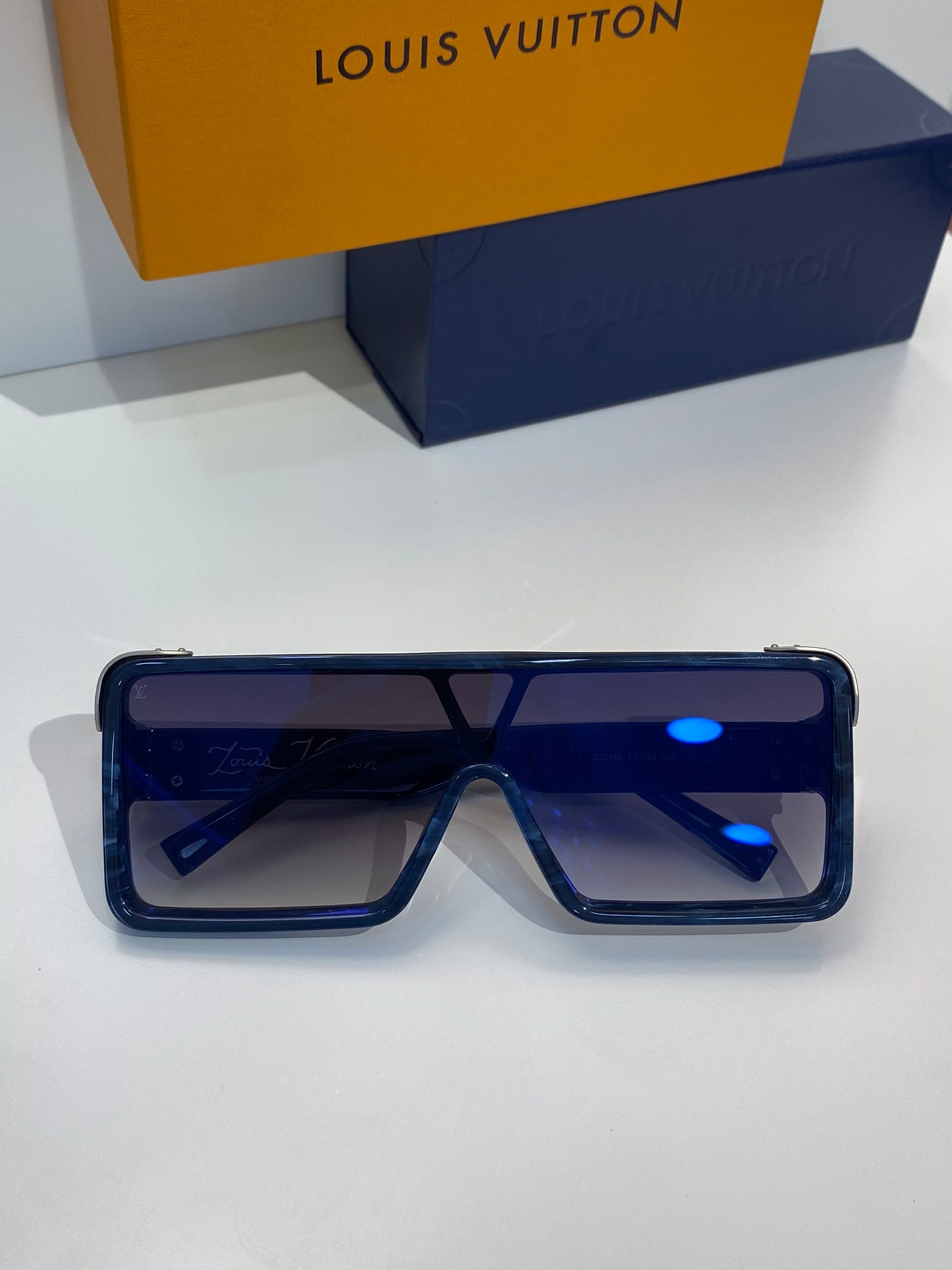 L0vis Vvtt0n Sunglasses