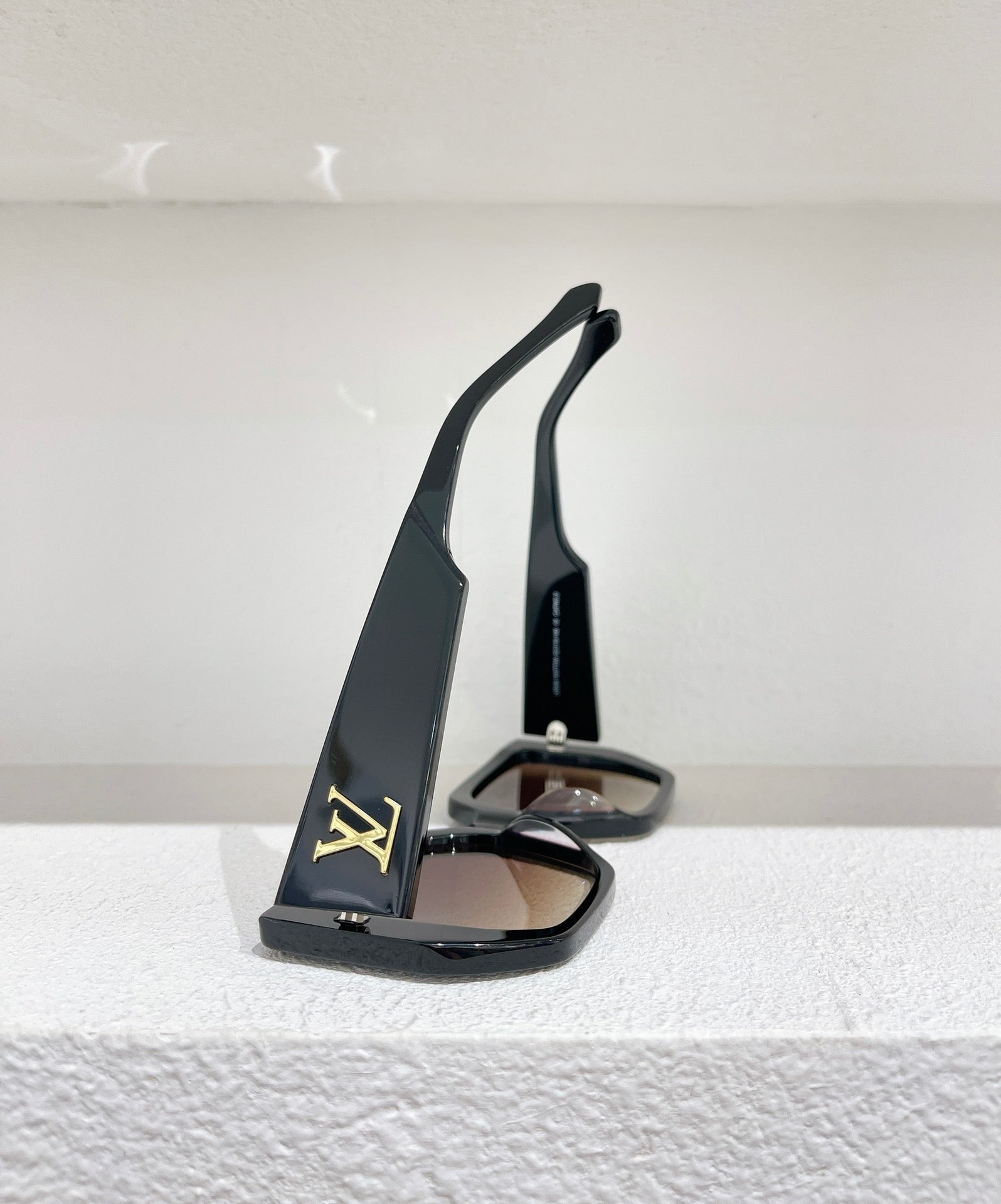 L0vis Vvtt0n Sunglasses