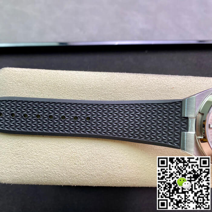 Replica Vacheron C0nstan1n Overseas 4500V 1:1 Best Edition 8F Factory Black Strap