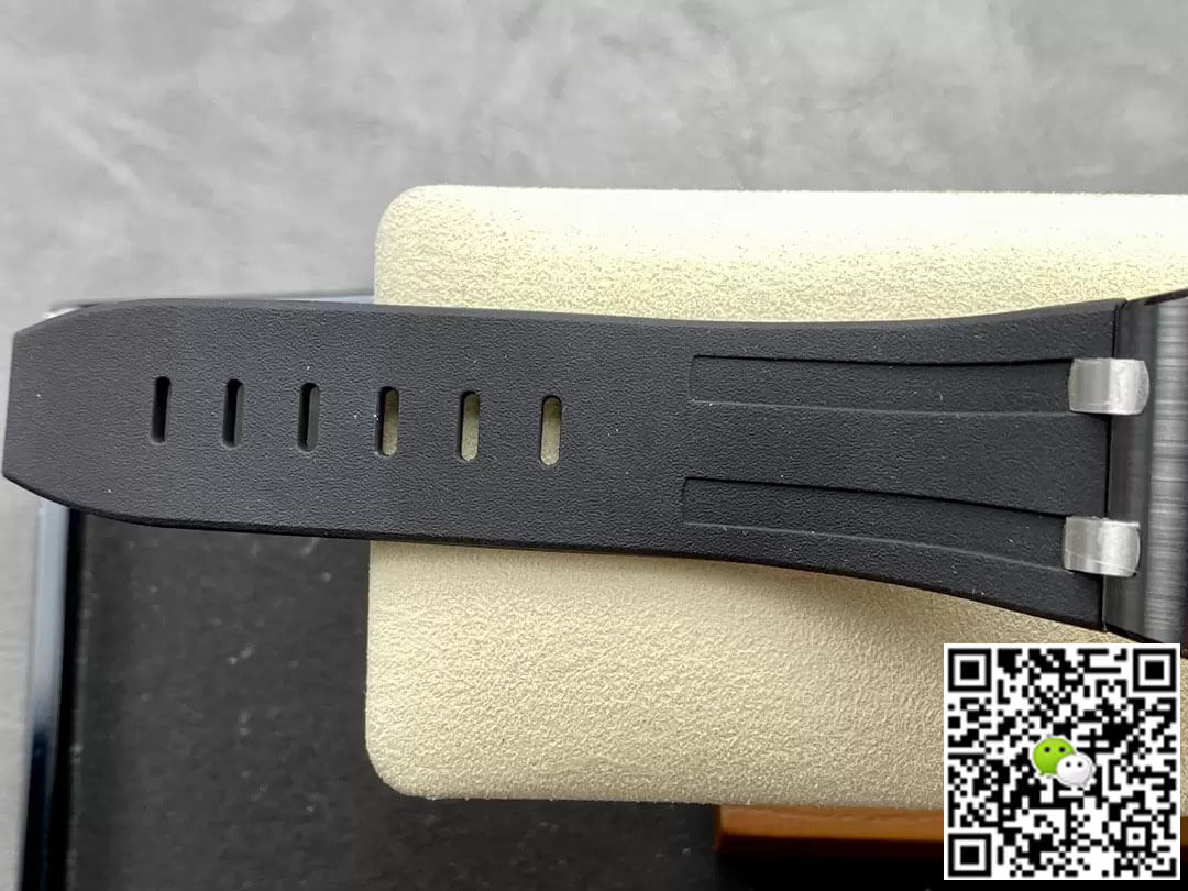 Replica Audemars P1g*et Royal Oak Offshore 15707CE.OO.A002CA.01 1:1 Best Edition APS Factory Black Dial