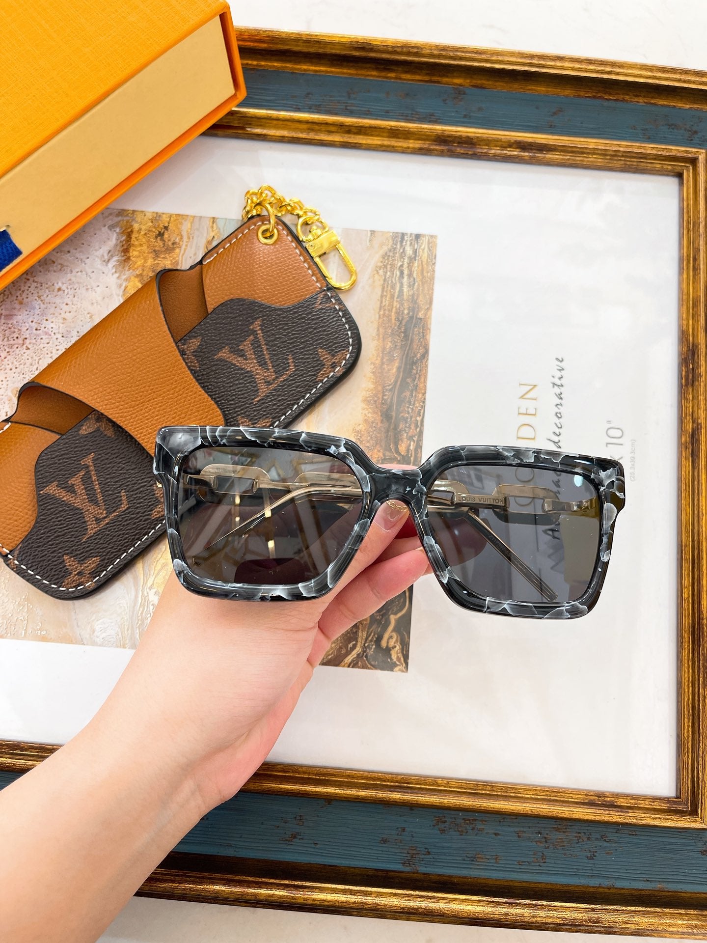 L0vis Vvtt0n Sunglasses