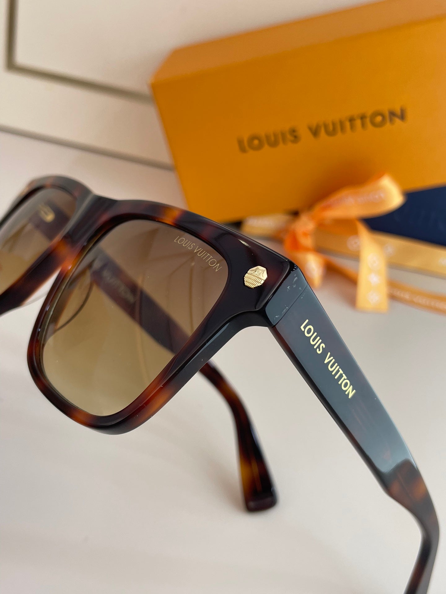 L0vis Vvtt0n Sunglasses