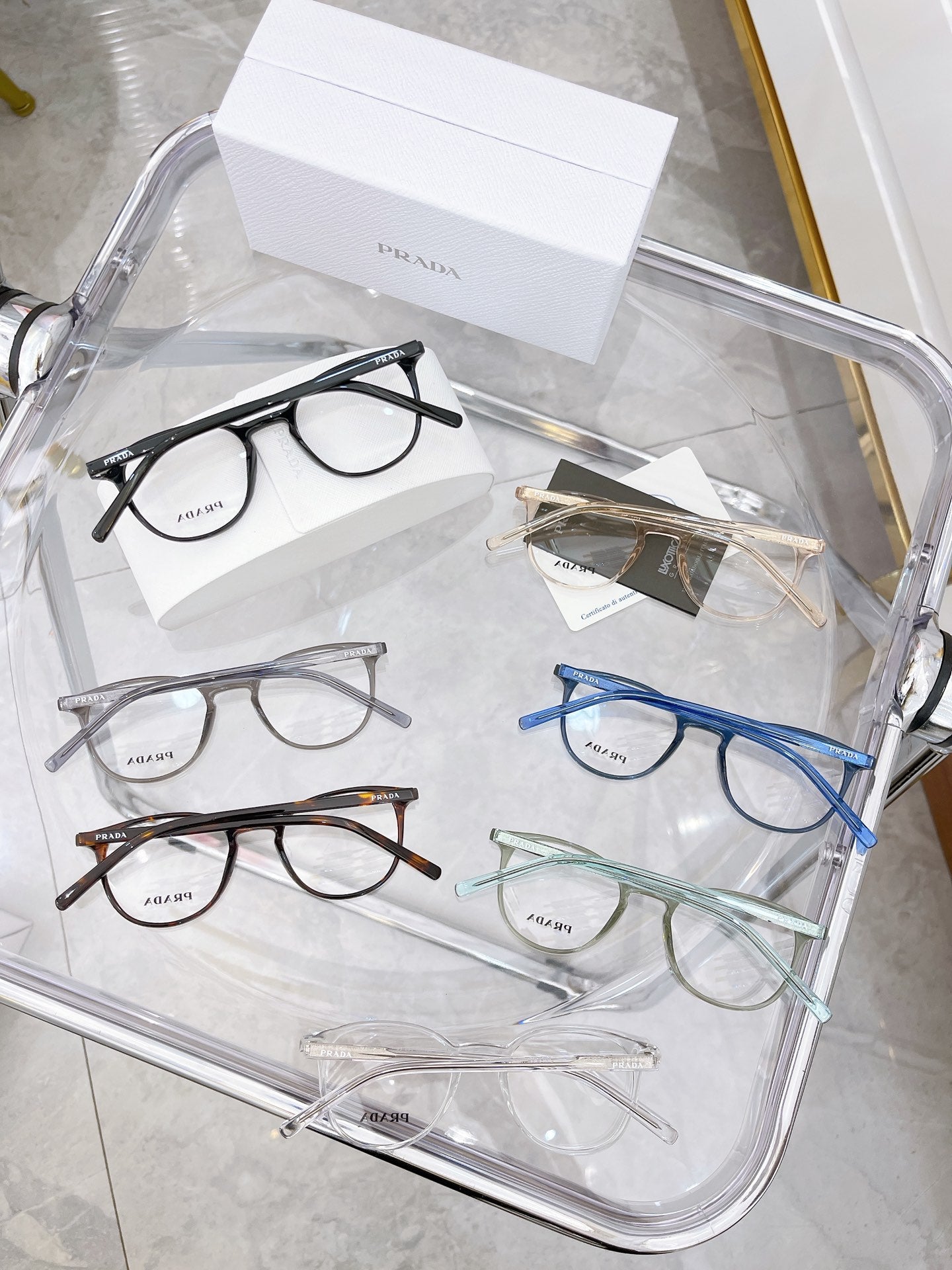 Pra*a Glasses
