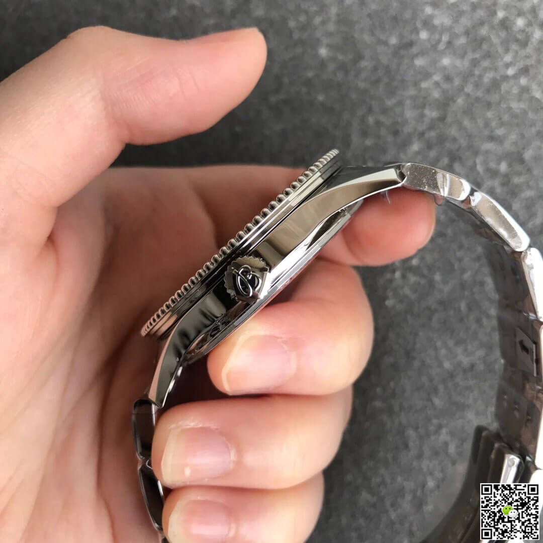 Replica Breitling Navitimer 1 A17326211G1A1 1:1 Best Edition V7 Factory White Dial