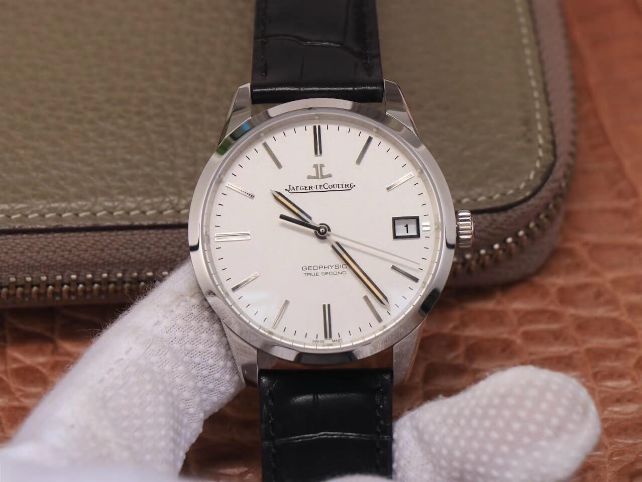 Replica Jaeger-LeCoultre Geophysic 8018420 1:1 Best Edition 8F Factory White Dial