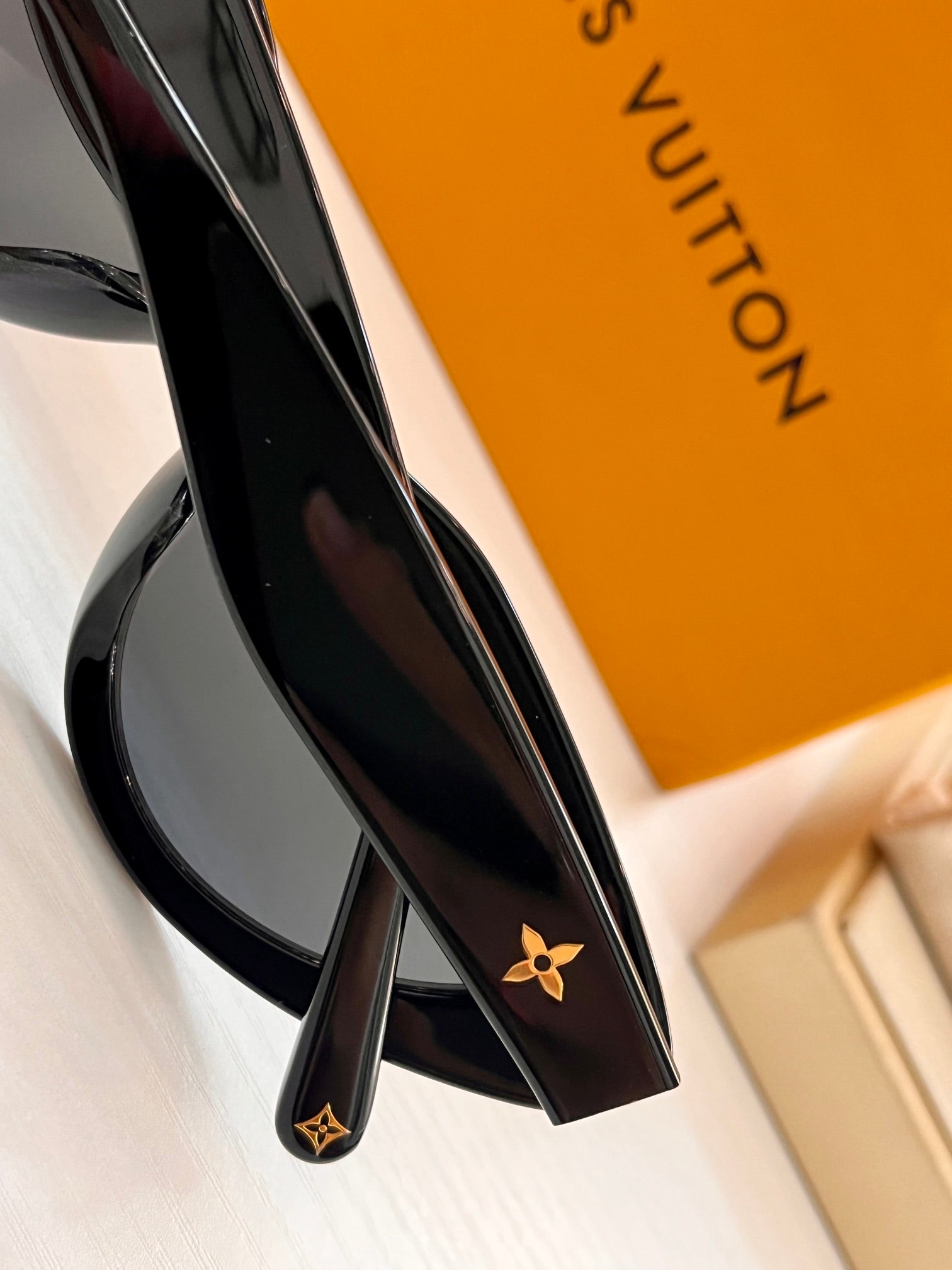 L0vis Vvtt0n Sunglasses