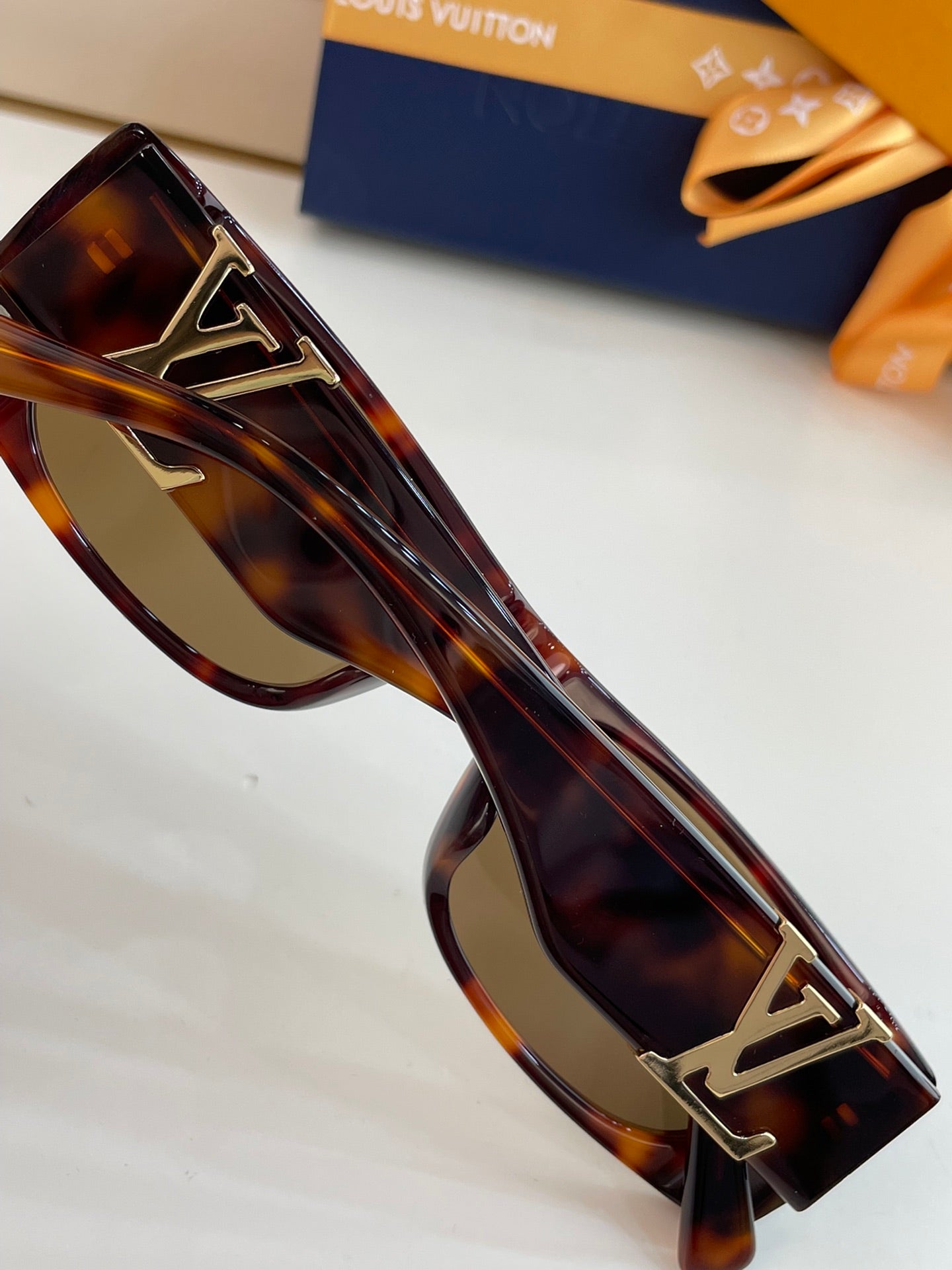 L0vis Vvtt0n Sunglasses