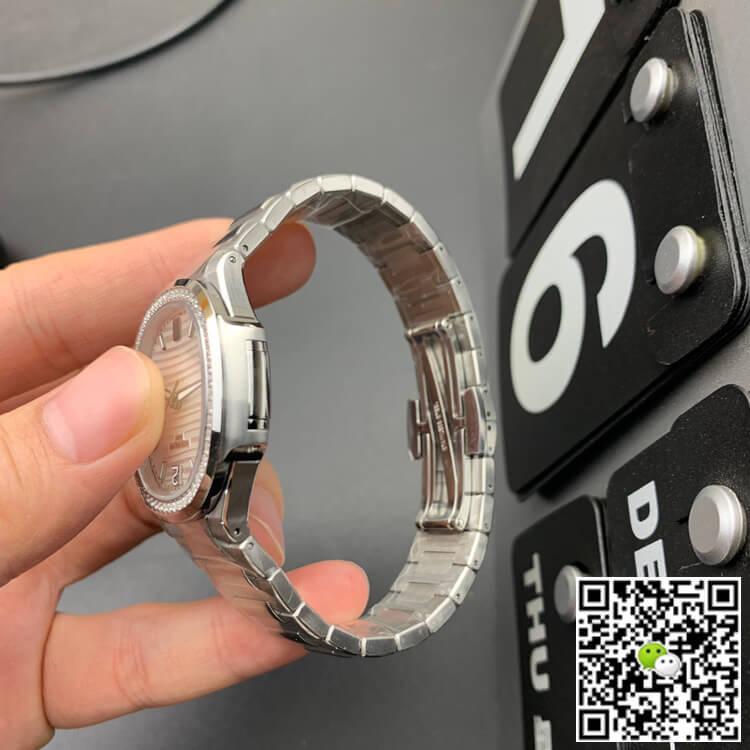 Replica Pat*k Phi1i*pe Nautilus 7118/1200A-010 1:1 Best Edition 3K Factory White Dial