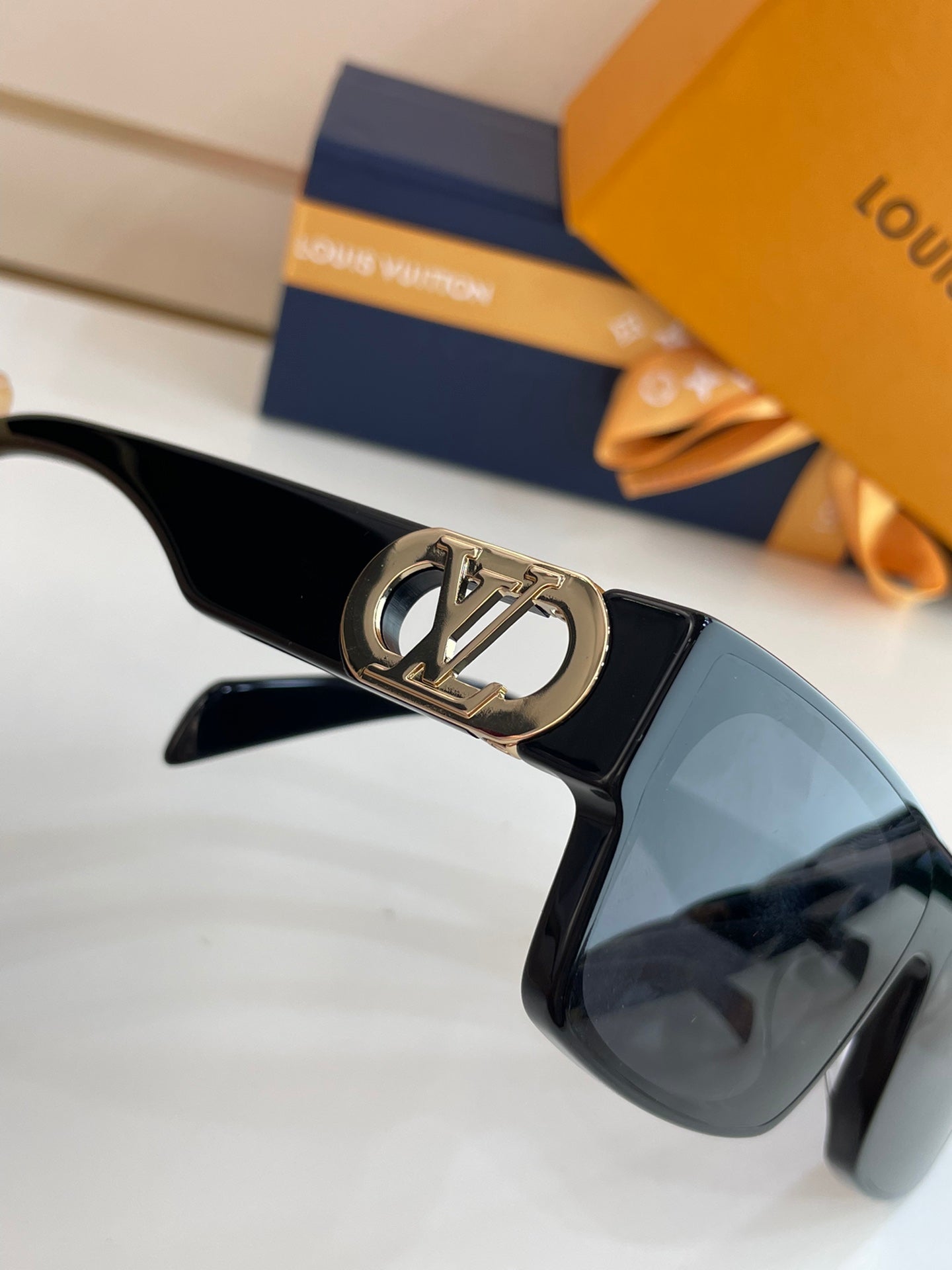 L0vis Vvtt0n Sunglasses