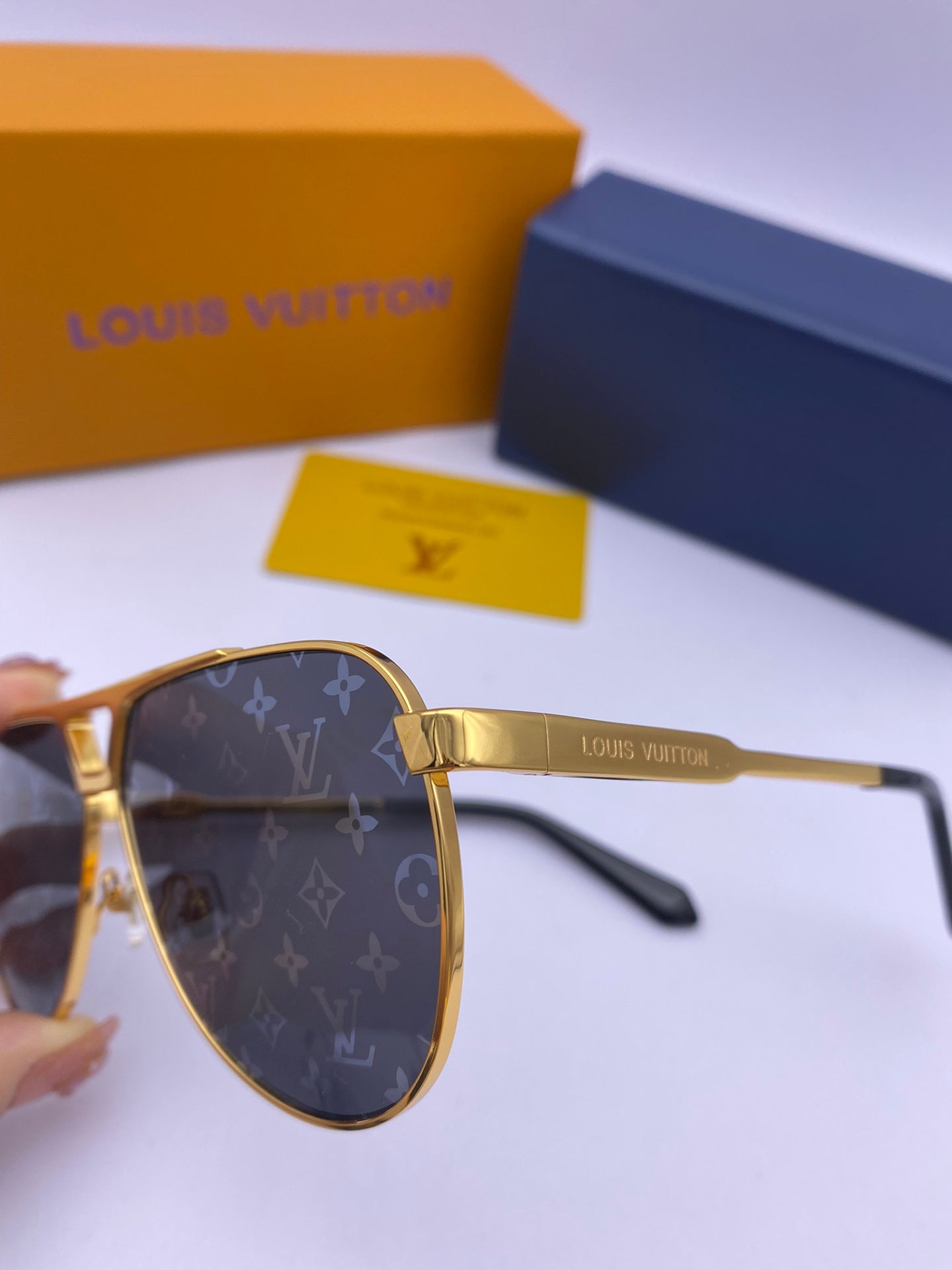 L0vis Vvtt0n Sunglasses