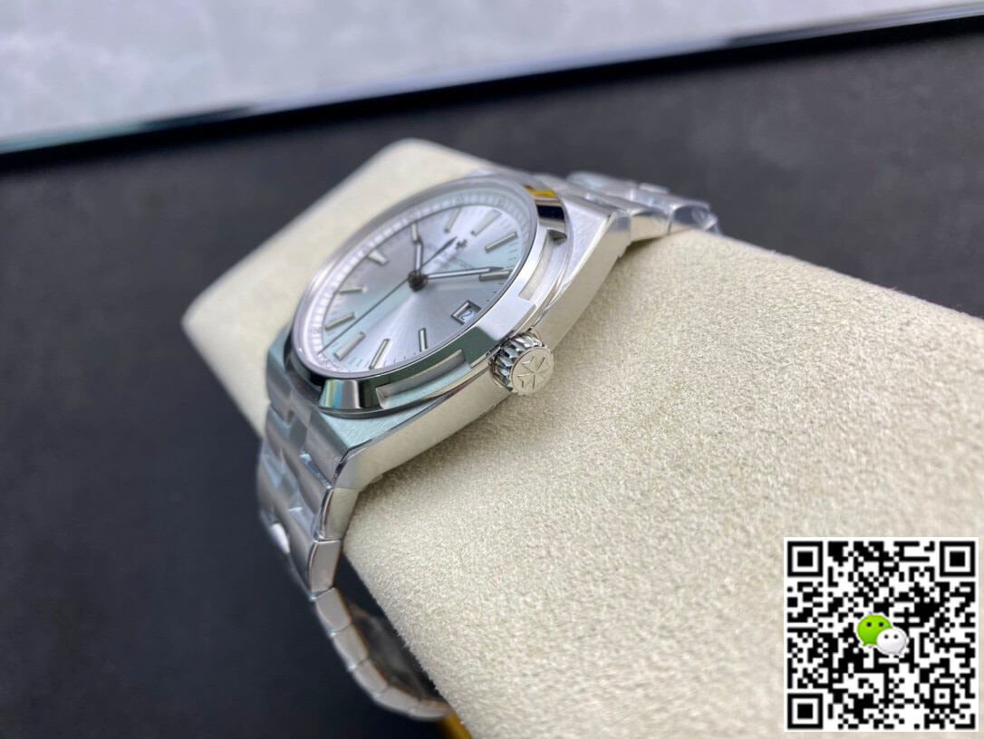 Replica Vacheron C0nstan1n Overseas 4500V/110A-B126 1:1 Best Edition 8F Factory Silvery White Dial