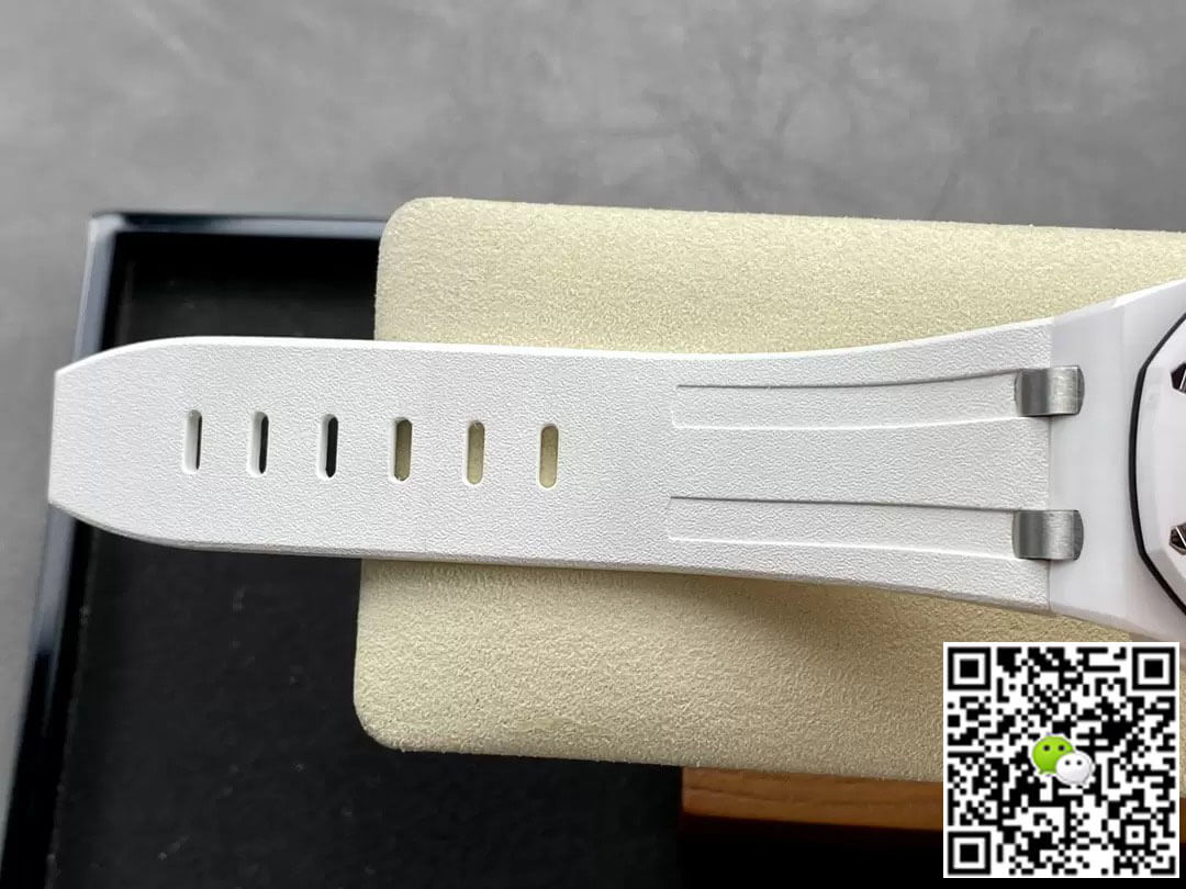 Replica Audemars P1g*et Royal Oak Offshore 15707CB.OO.A010CA.01 1:1 Best Edition APS Factory White Dial