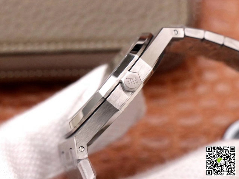 Replica Audemars P1g*et Royal Oak 15400ST.OO.1220ST.02 1:1 Best Edition ZF Factory White Dial Swiss ETA3120