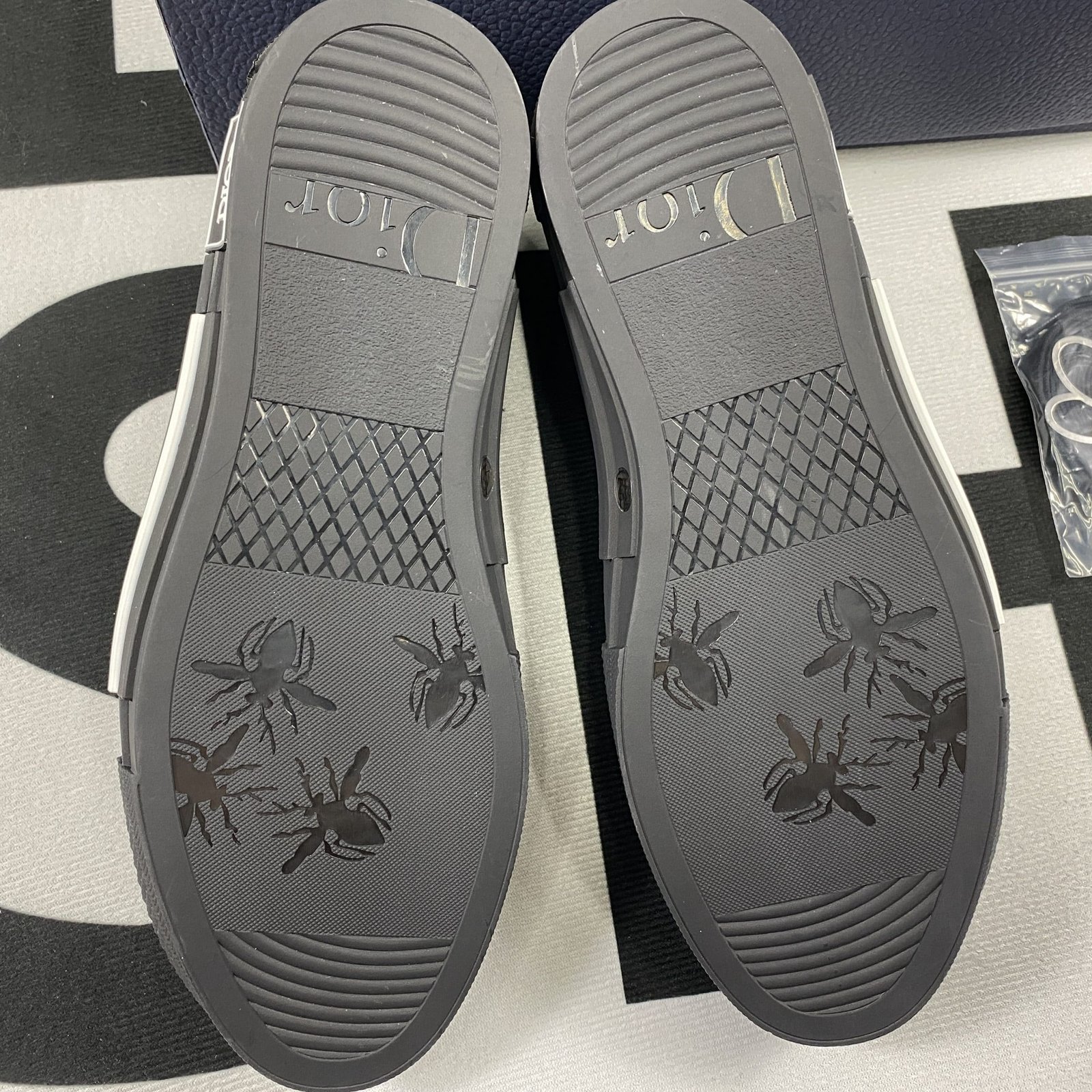 D10r B23 High Top Sneaker 3