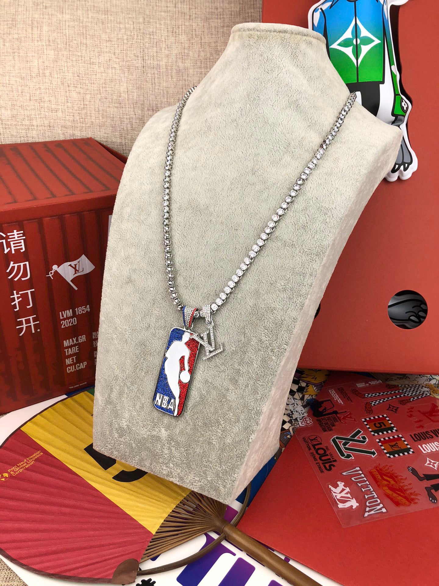 L0vis Vvtt0n x NBA Necklace