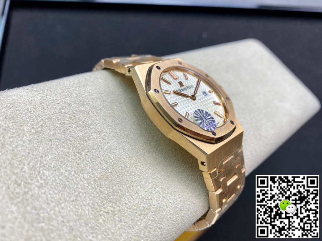 Replica Audemars P1g*et Royal Oak 67650OR.OO.1261OR.01 1:1 Best Edition JF Factory White Dial Swiss Quartz