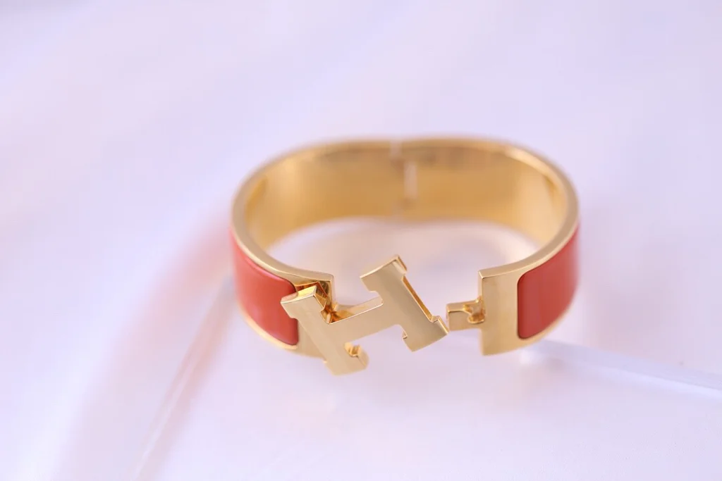 H**me5 bracelet